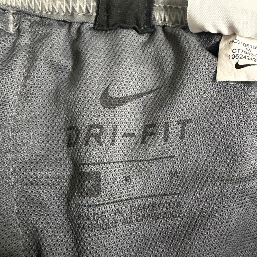 Nike Dri-FIT Stride Shorts Mens Medium Gray 7in 2-in-1 Running CT7943-068 - Picture 6 of 10